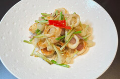 野胡葱焗鲜鱿，湘式春鲜的山海之味