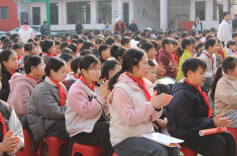 凤凰法院点亮新学期“法治光”