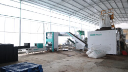 华容县：自动化育秧忙 备播尽显“科技范”