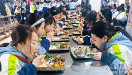 娄底市仁德学校完成食堂菜品学生投票