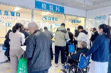 陪诊行业迎新风口 “陪人去医院”成了新职业