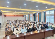 娄底先锋实验学校开展“向阳花”心理健康与家庭教育专题讲座