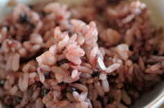 湘菜馆的“隐形王牌”：为什么免费续的米饭才是第一道菜？