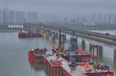 Xiangjiang River Grand Railroad Bridge Completes Pile Foundation for First Main Pier