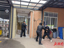 洪江市幼儿园开展反恐防暴演练