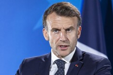 马克龙呼吁立即停止袭击中东民用基础设施