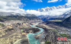 西藏林芝：雅鲁藏布江春景美