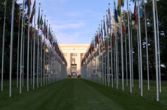 中国在联合国人权理事会呼吁重温促进和保障人权初心