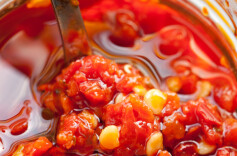 从坛子到流水线：一勺“剁椒”的湘味远征