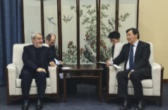 中国政府中东问题特使翟隽会见伊朗驻华大使法兹里