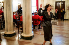 白宫官网晒高市早苗访美照片，日本网友直言太羞耻！特朗普此前当其面把美国袭击伊朗比作“日本偷袭珍珠港”，称没有谁比日本更懂