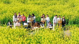 小小画笔绘春天