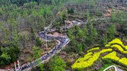 花垣县：千人山地徒步穿越苗寨花海，在运动中领略乡村美景