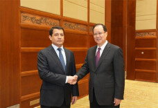 Governor Mao Meets with Uzbek Ambassador to China