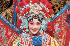 穆桂英放下私怨挂帅出征 尽显家国担当