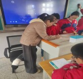 余宏：三尺讲台诠释乡村教育脊梁