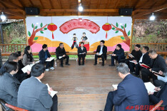 韦朝晖在鹤城区宣讲全国两会精神并调研乡村振兴工作