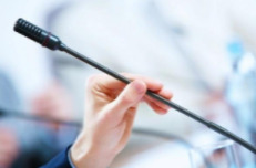 美军称打击一艘“贩毒”船只 致4人死亡