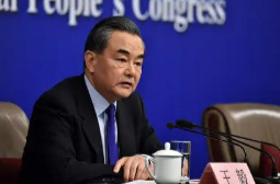 王毅同加拿大外长阿南德通电话