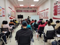 芙蓉区跃进湖社区把“便民课堂”搬进唱歌班