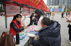 线上云聘+线下直通，龙山产业开发区搭起就业“连心桥”