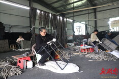 蓝山：乡村车间让群众“家门口”挣钱顾家两不误