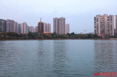 怀化太平溪：春风拂鹤渚，碧水映楼台