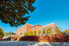 为湖湘艺考生点亮“梦想舞台”——大连艺术学院受邀参加2026第十届“湘遇名校·赢在未来”全国高校在湘招生咨询会