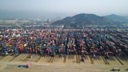 看这个“无人码头”如何13次刷新世界纪录