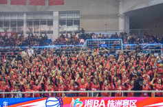 湘BA这支球迷会亮了！女性占比超六成，助威声震撼全场