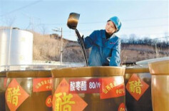 一条“捞冰醋”短视频火了，当晚就卖出2000多单