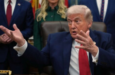 特朗普将霍尔木兹海峡称为“特朗普海峡”