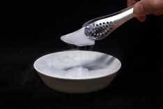 周末·科普丨这个东西千万别放进冰箱，会爆炸！