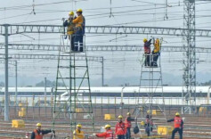 广东高铁接触网故障抢修完毕 铁路运输秩序有序恢复