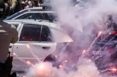 约千人“包围”洛杉矶政府机构大楼 两人被捕