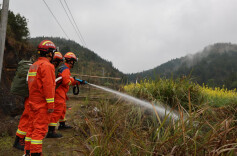 保靖县多部门联合开展森林防火应急演练