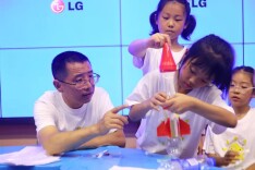 倾情点亮乡村孩子的“科学梦” ——记株洲市芦淞区光明山小学教师曾振新 