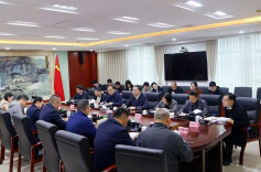 毛万春在省文物局调研