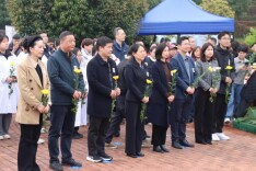 以人文实践厚植医者情怀，“生命·曙光”缅怀活动举行