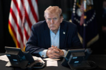 特朗普：不排除占领伊朗石油枢纽哈尔克岛