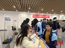 溆浦：规范档案办实事 精准服务进校园