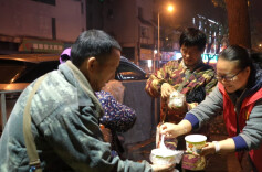 吉首：一碗凌晨的热粥，藏着城市最暖的善意