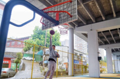 Space Under Overpass Turns into Sports Park in Changsha
