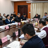 韦朝晖调度全市房地产市场运行工作