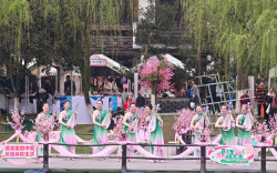 35项非遗集结桃花源，游客流连忘返，传承人营收破万