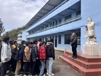 洪江市群峰乡中心小学开展消防安全演练及安全教育日系列活动