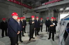 毛伟明调研建设中的湘江创新馆