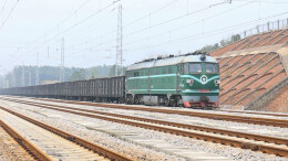 疆煤入湘直达通道打通 铁水联运再升级