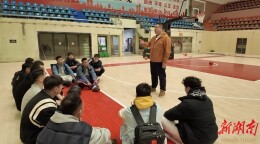 “硬核”教练周晖翔: 湘BA首胜背后，是他对家乡对篮球的爱