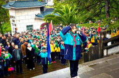 龙山3万余人清明祭扫激活红色基因